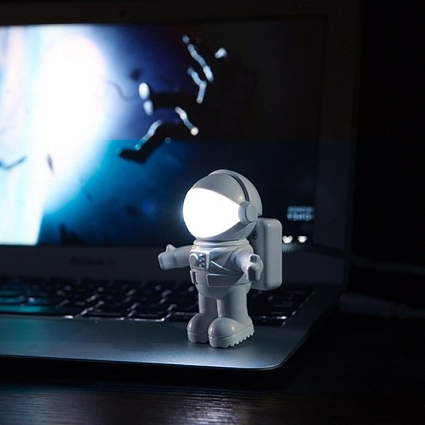 Komputerowa Lampka Astronauta