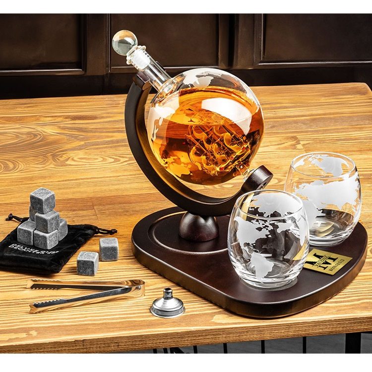 Zestaw do whisky Karafka Globus Deluxe z GRAWEREM